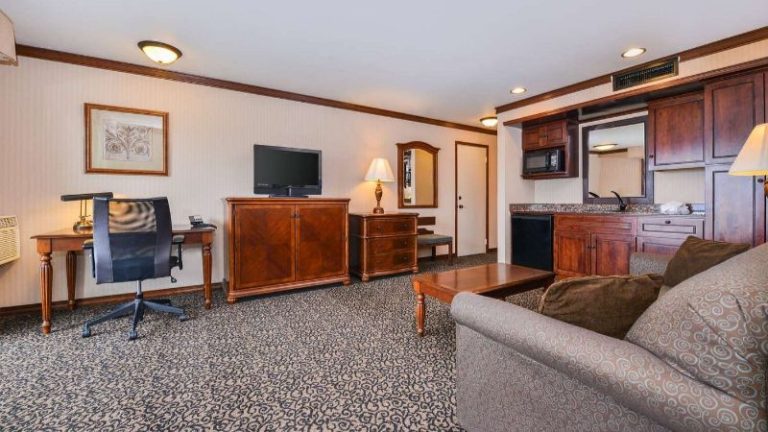 Best Western Edgewater Resort