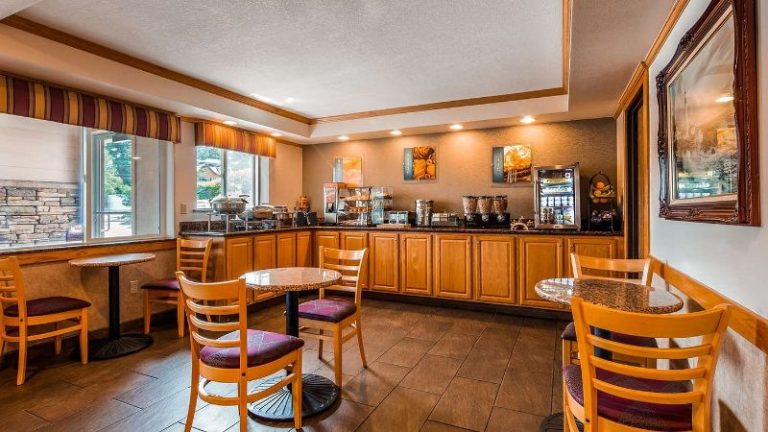 Best Western Plus Landmark Inn