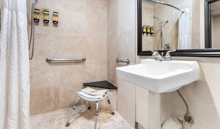 Best Western Plus Parkway Inn