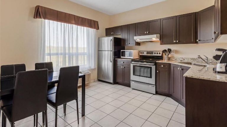 Best Western Plus Red Deer Inn & Suites
