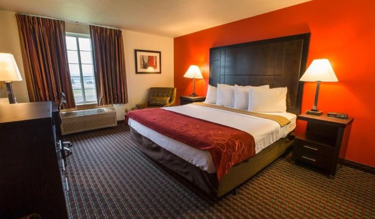 Bridgeway Inn & Suites Portland Airport