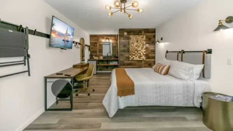 Candlewick Inn and Suites