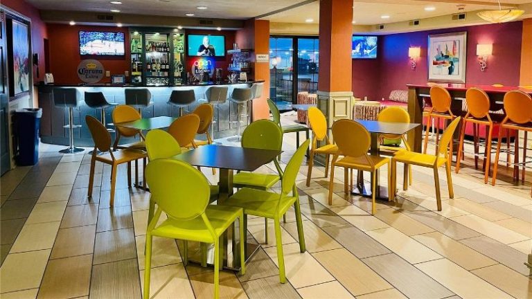 Clarion Inn & Suites Evansville Eastland Area