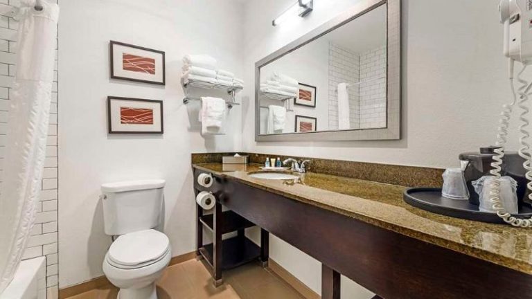 Comfort Suites Near Vancouver Mall