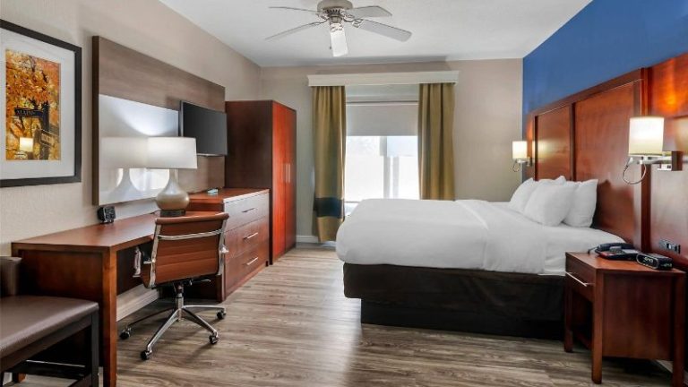 Comfort Suites St Charles – St Louis