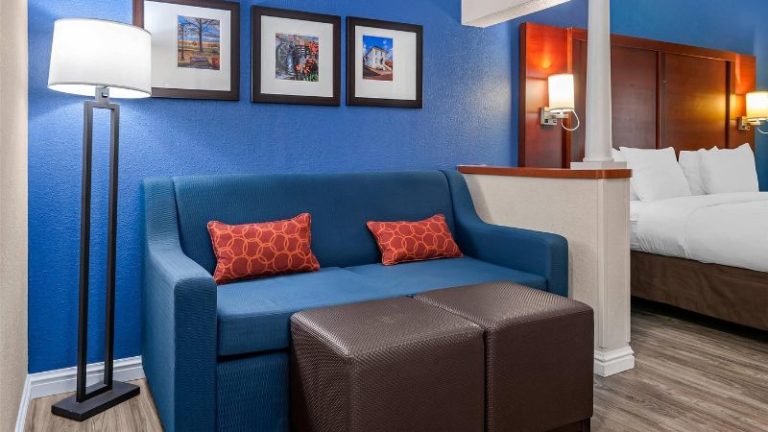 Comfort Suites St Charles – St Louis
