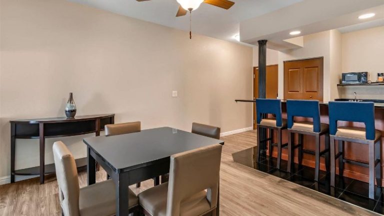 Comfort Suites St Charles – St Louis