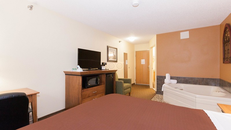 Country Inn of Two Harbors, room with private jacuzzi, photo 3
