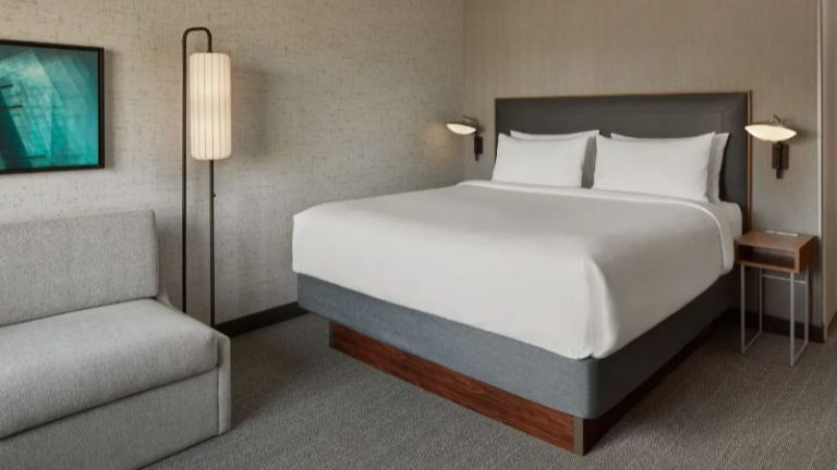 Courtyard by Marriott Mississauga-Airport Corporate Centre West