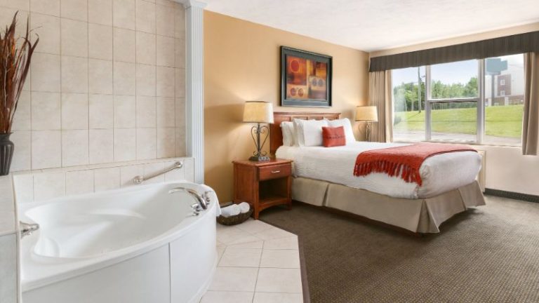 Days Inn & Suites by Wyndham Moncton