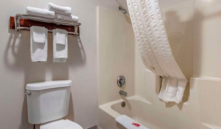 Econo Lodge Portland Airport