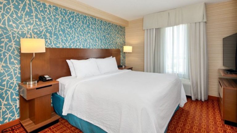 Fairfield Inn & Suites Toronto Airport