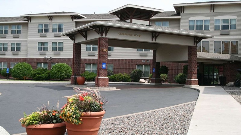 Hampton Inn Duluth Canal Park, room with private jacuzzi, photo 8