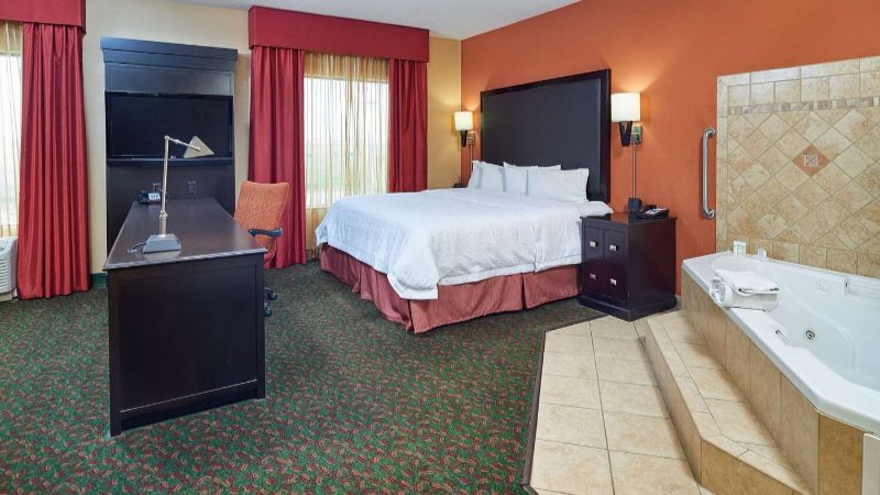 Hampton Inn & Suites Waco-South