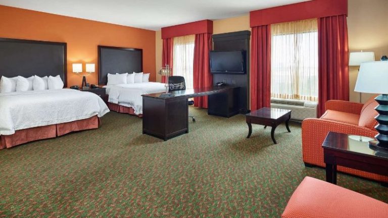 Hampton Inn & Suites Waco-South