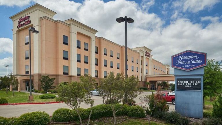 Hampton Inn & Suites Waco-South