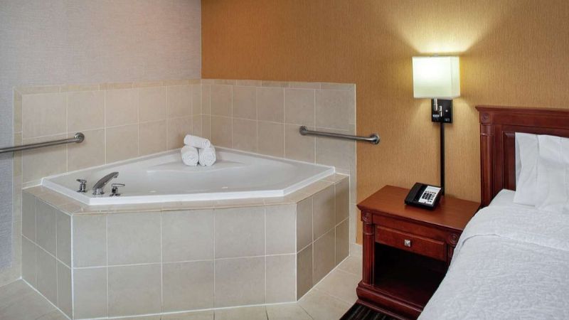 Hampton Inn & Suites by Hilton Toronto Airport