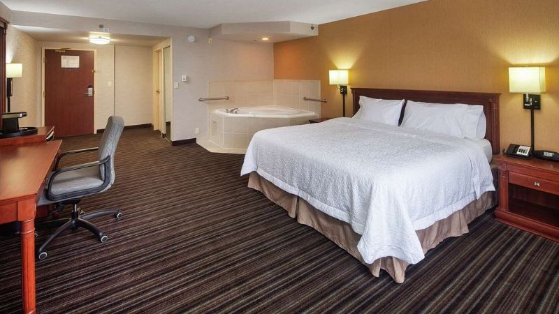 Hampton Inn & Suites by Hilton Toronto Airport, photo 3