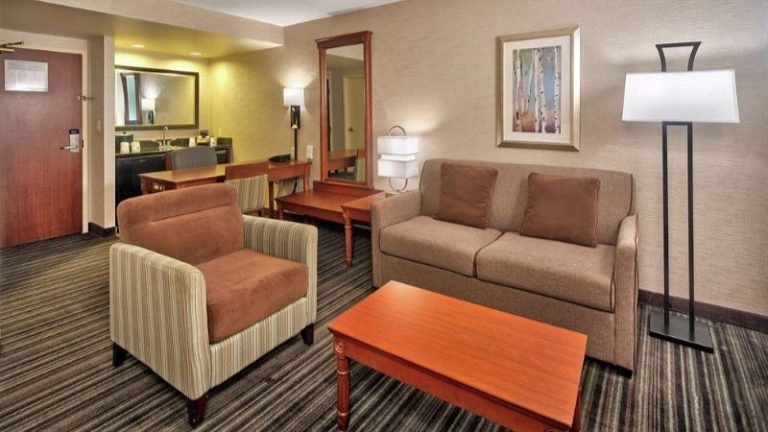 Hampton Inn & Suites by Hilton Toronto Airport