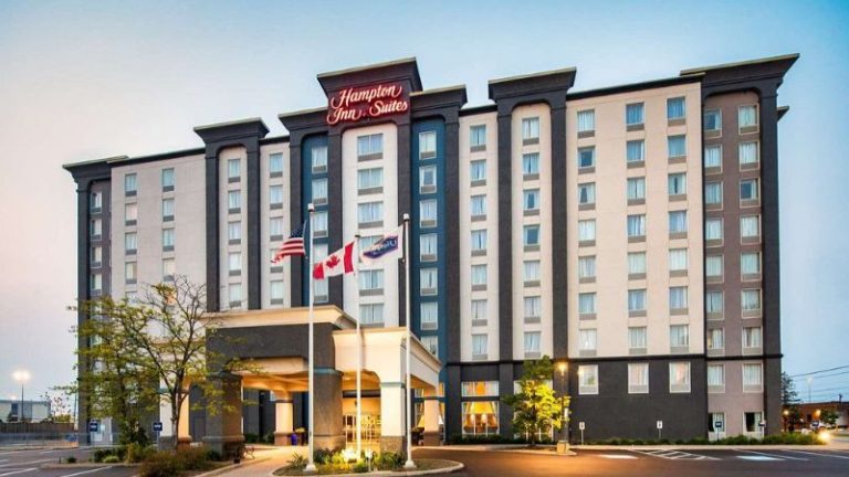 Hampton Inn & Suites by Hilton Toronto Airport