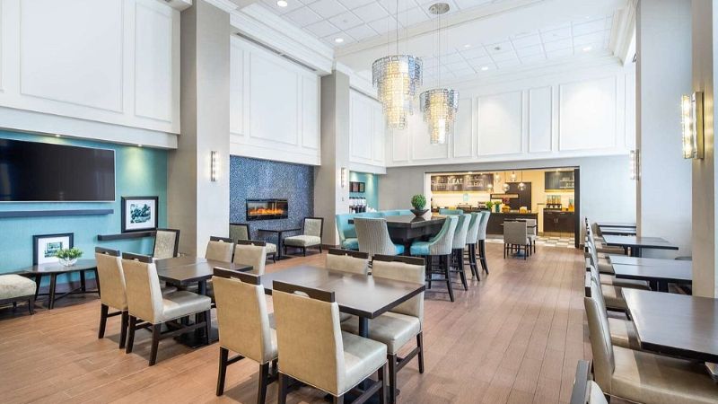 Hampton Inn & Suites by Hilton Toronto Airport, photo 8
