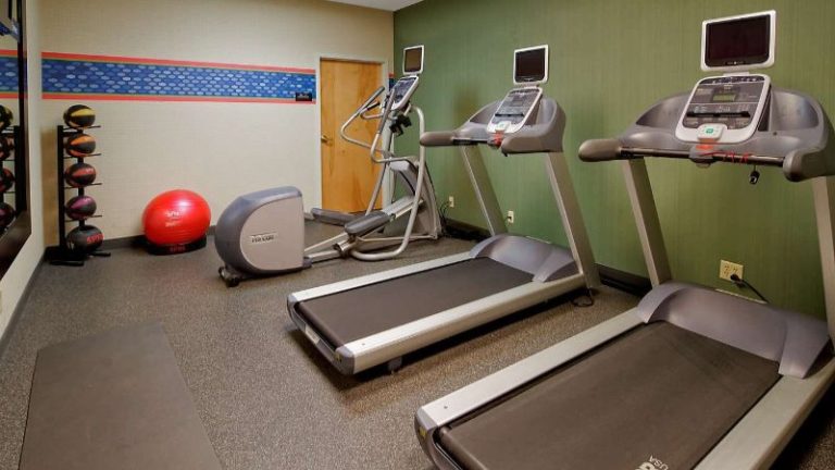 Hampton Inn & Suites Kalamazoo-Oshtemo