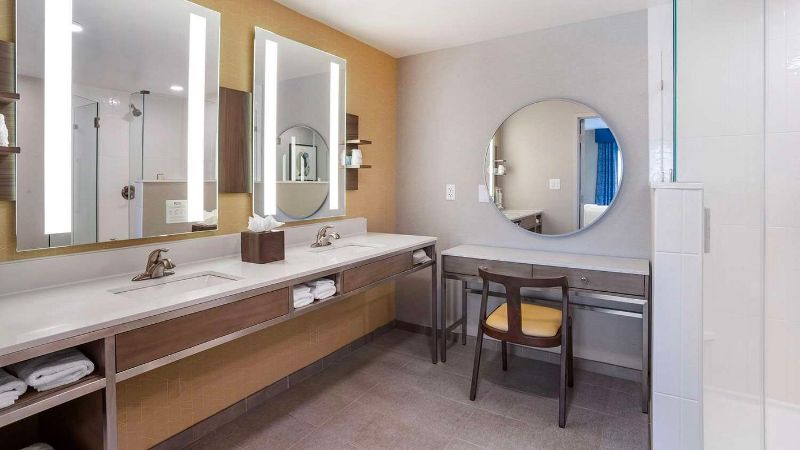 Hilton Garden Inn Charlotte Concord, room with private jacuzzi, photo 4
