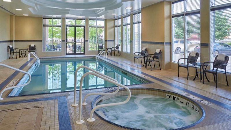 Hilton Garden Inn Toronto Airport West/Mississauga, room with private jacuzzi, photo 6
