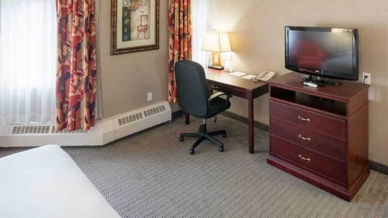 Holiday Inn Express Red Deer, an IHG Hotel