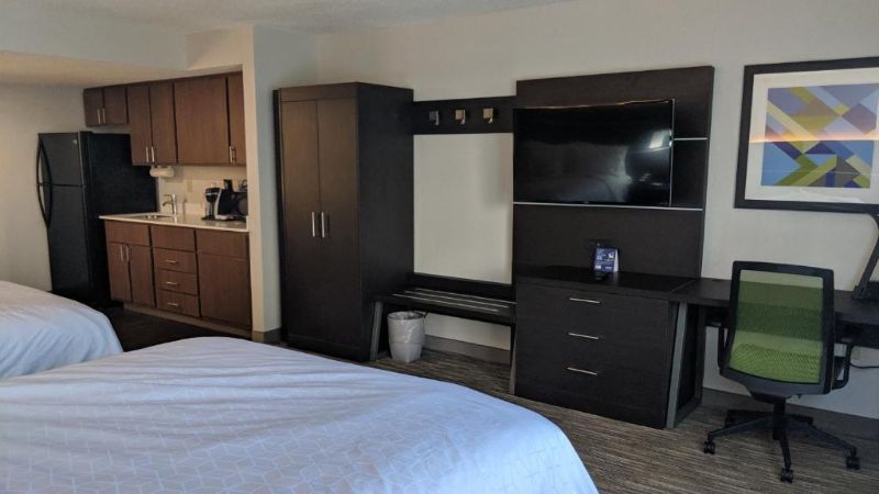 Holiday Inn Express & Suites Charlotte-Concord-I-85, room with private jacuzzi, photo 3