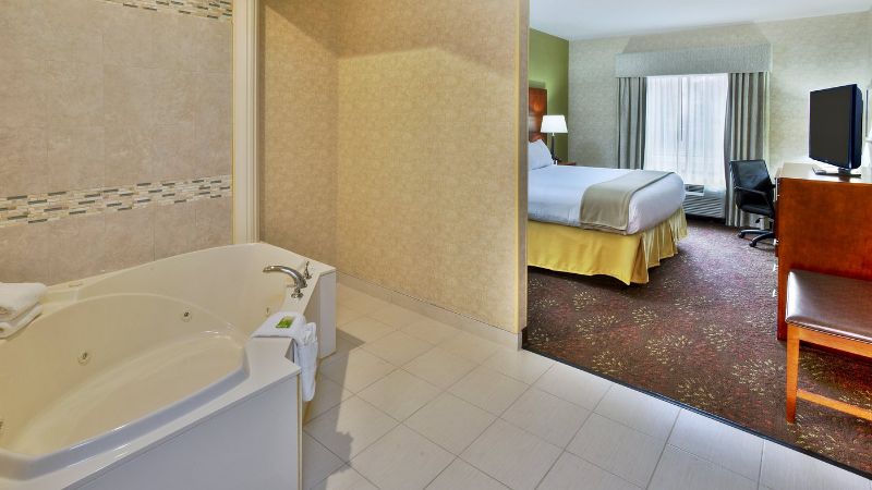 Holiday Inn Express & Suites Frankenmuth, an IHG Hotel
