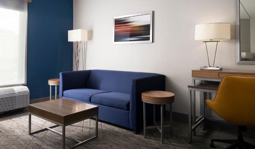 Holiday Inn Express & Suites New Orleans Airport South, an IHG Hotel, room with private jacuzzi, photo 3