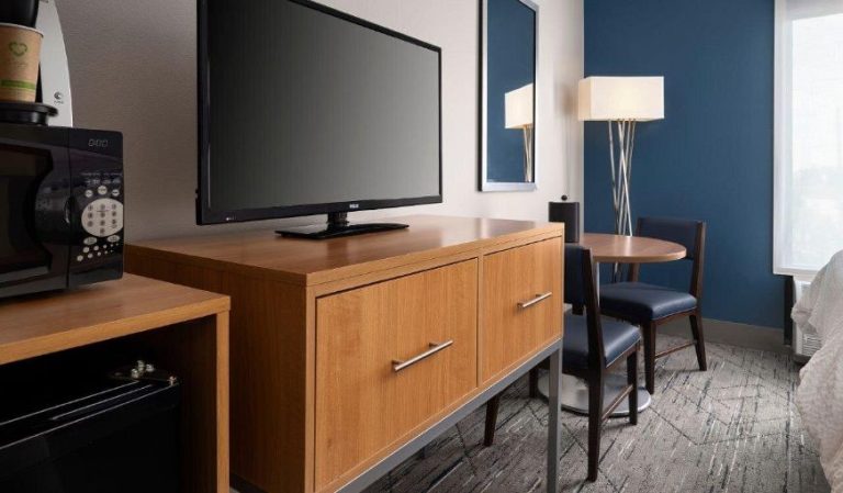 Holiday Inn Express & Suites New Orleans Airport South, an IHG Hotel