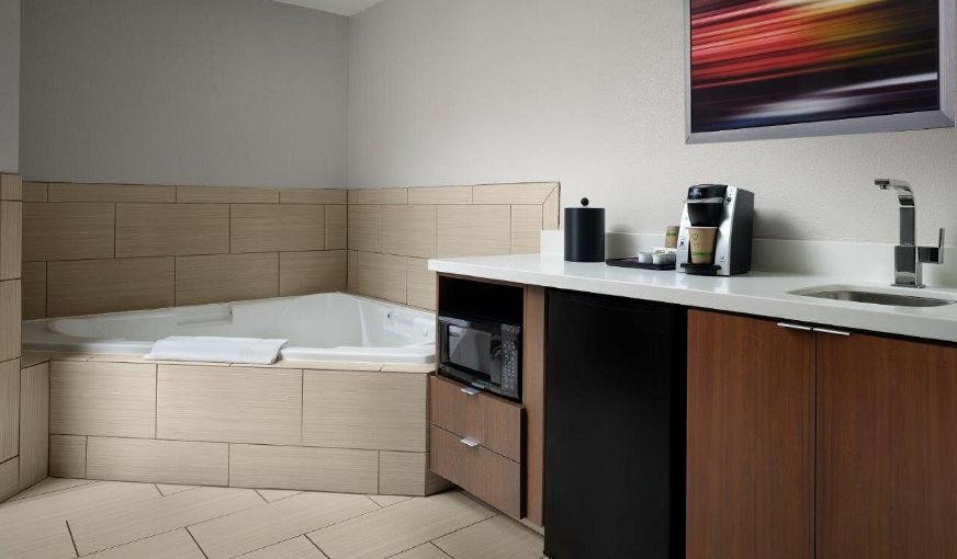 Holiday Inn Express & Suites New Orleans Airport South, an IHG Hotel