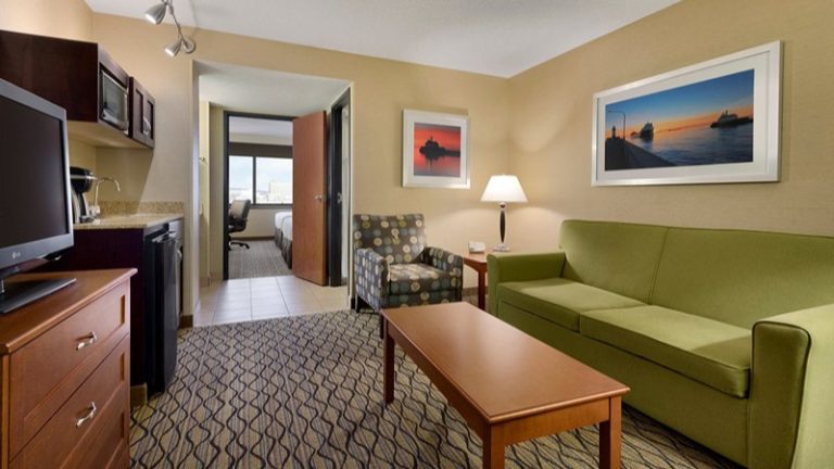Holiday Inn & Suites Duluth-Downtown