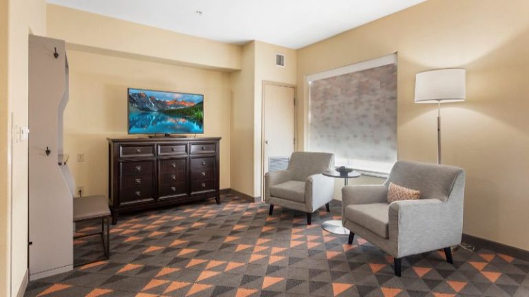 Holiday Inn & Suites Waco Northwest, an IHG Hotel