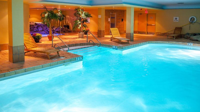 Ihotel & Conference Centre (formerly Radisson Red Deer), room with private jacuzzi, photo 7