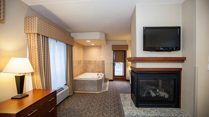 Lift Bridge Lodge, Ascend Hotel Collection, room with private jacuzzi, photo 2