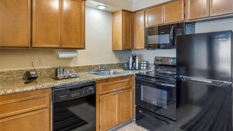 Lincoln Sands Oceanfront Resort, Ascend Hotel Collection