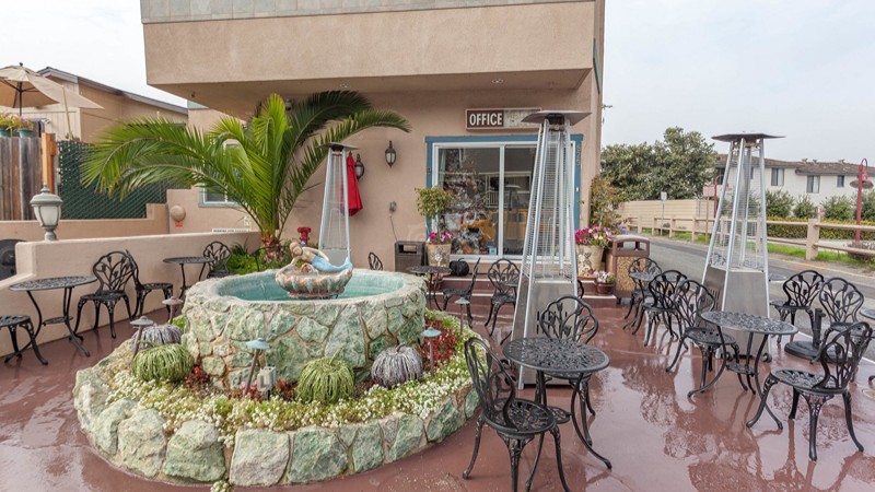 Lovers Point Inn, room with private jacuzzi, photo 5