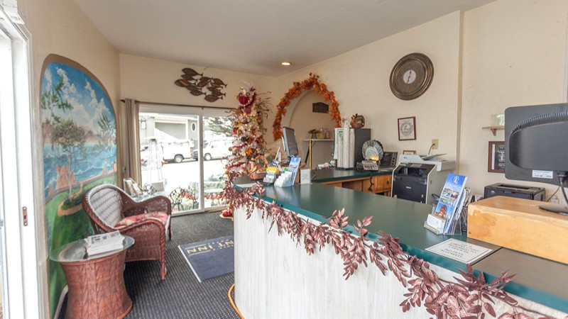 Lovers Point Inn, room with private jacuzzi, photo 6