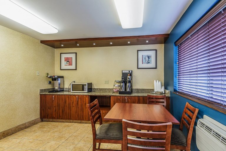 Motel 6 Green Bay, WI – Lambeau