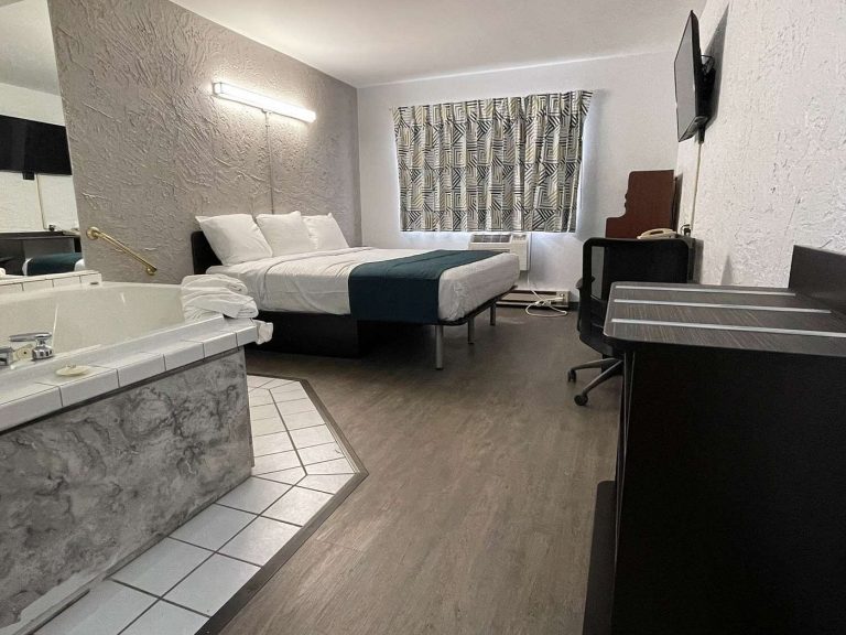 Motel 6 Green Bay, WI – Lambeau