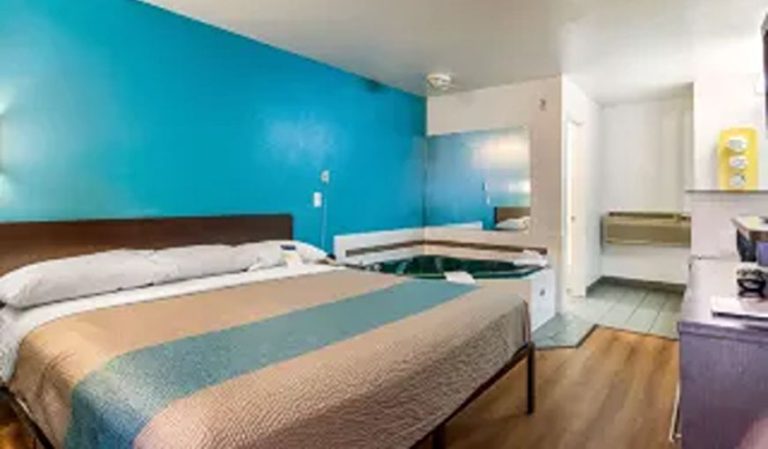 Motel 6 Portland Mall