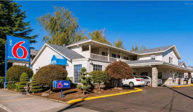 Motel 6 Portland Mall