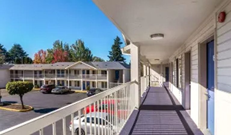 Motel 6 Portland Mall