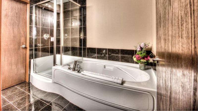 Podollan Inn Spa 1 - jacuzzi hotel room