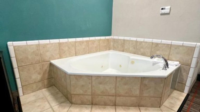 Quality Inn & Suites Near University