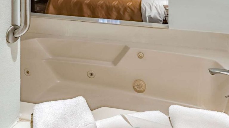 Quality Inn & Suites Vancouver North