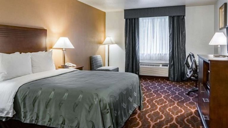 Quality Inn & Suites Vancouver North